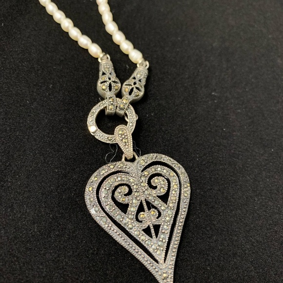 Sliver pearl 18 necklace with earrings - Picture 3 of 4